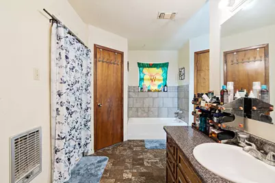 820 NE 32nd, Paris, TX 75460 - Photo 11
