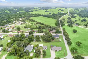 608 9th St, Hico, TX 76457 - Photo 23
