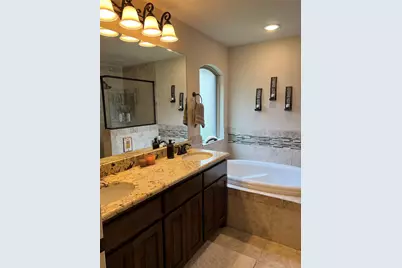 1410 Lauren Lane, Granbury, TX 76048 - Photo 5