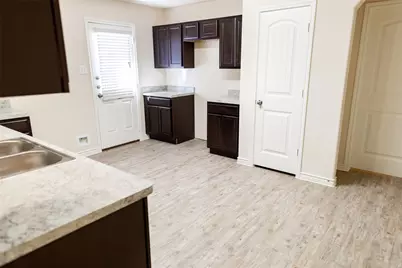1607 Dove Circle, Ennis, TX 75119 - Photo 3