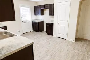 1607 Dove Cir, Ennis, TX 75119 - Photo 3