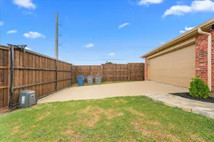 602 Hearthstone Dr, Lancaster, TX 75146 - Photo 27