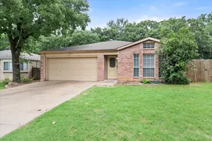 1217 Hidden Creek Dr, Mansfield, TX 76063 - Photo 3