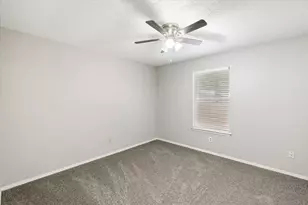 1217 Hidden Creek Dr, Mansfield, TX 76063 - Photo 17