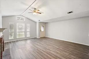 1217 Hidden Creek Dr, Mansfield, TX 76063 - Photo 7