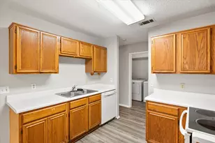 1217 Hidden Creek Dr, Mansfield, TX 76063 - Photo 11