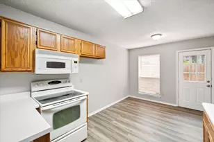 1217 Hidden Creek Dr, Mansfield, TX 76063 - Photo 9