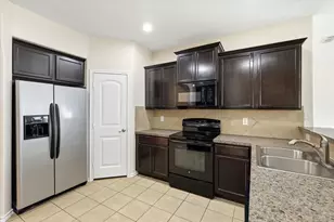 720 Rio Bravo Dr, Fort Worth, TX 76052 - Photo 17