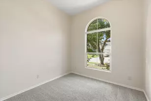 720 Rio Bravo Dr, Fort Worth, TX 76052 - Photo 15