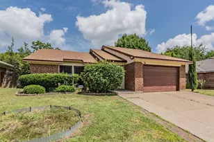 1524 Lincolnshire Way, Fort Worth, TX 76134 - Photo 3