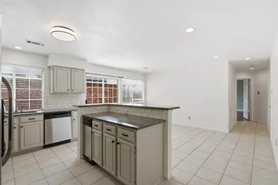 313 Pecos Trail, Irving, TX 75063 - Photo 13