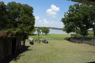125 Lewis Dr, Little Elm, TX 75068 - Photo 19