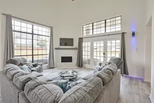2735 Water Oak Dr, Grand Prairie, TX 75052 - Photo 7