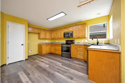 509 Birch Street, Crowley, TX 76036 - Photo 9