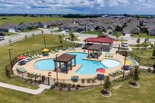 2315 Hydrangea Dr, Pilot Point, TX 76258 - Photo 5
