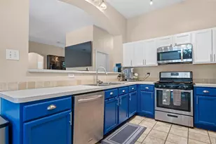 403 Creek Point Ln, Arlington, TX 76002 - Photo 9