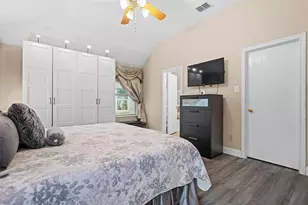 403 Creek Point Ln, Arlington, TX 76002 - Photo 13