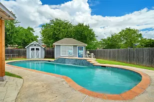 403 Creek Point Ln, Arlington, TX 76002 - Photo 29