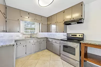 917 De Witt Circle, Dallas, TX 75224 - Photo 13