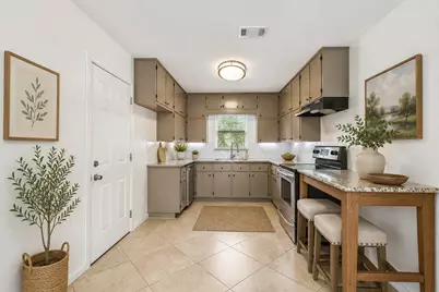 917 De Witt Circle, Dallas, TX 75224 - Photo 11