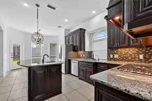 1009 Spinks Ct, Flower Mound, TX 75028 - Photo 9