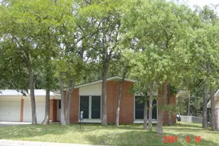 61 Somerset Terrace, Bedford, TX 76022 - Photo 1