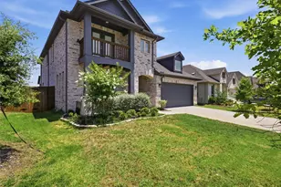 201 Sweetwater Dr, Commerce, TX 75428 - Photo 3