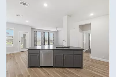 201 Sweetwater Drive, Commerce, TX 75428 - Photo 5