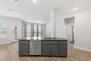 201 Sweetwater Dr, Commerce, TX 75428 - Photo 5