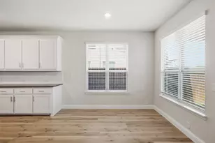 201 Sweetwater Dr, Commerce, TX 75428 - Photo 13