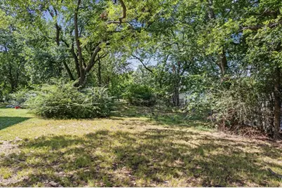 511 E Wilson Avenue, Sherman, TX 75090 - Photo 9
