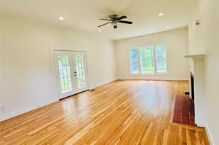 2025 Walworth St, Greenville, TX 75401 - Photo 9