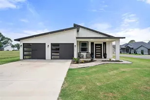 363 Cross Tie Ranch Rd, Trinidad, TX 75163 - Photo 1
