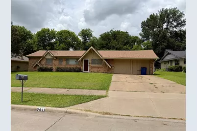 2411 Woodlawn Drive, Ennis, TX 75119 - Photo 1