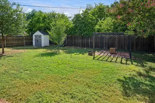 10353 Newcombe Dr, Dallas, TX 75228 - Photo 21