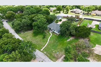 110 Pecan Valley Lane, Waxahachie, TX 75165 - Photo 7