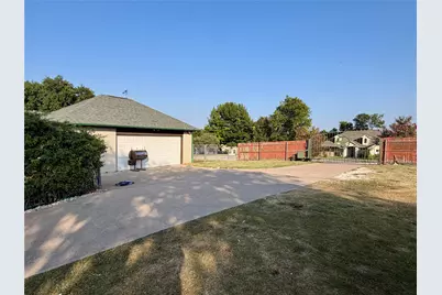 110 Pecan Valley Lane, Waxahachie, TX 75165 - Photo 35
