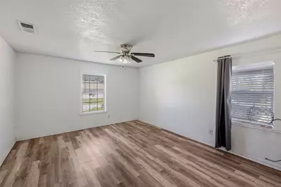1130 W Day Street, Denison, TX 75020 - Photo 7