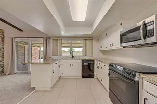 8515 Baumgarten Dr, Dallas, TX 75228 - Photo 3
