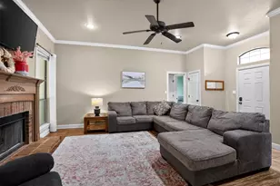 1301 Hyde Park Blvd, Cleburne, TX 76033 - Photo 11
