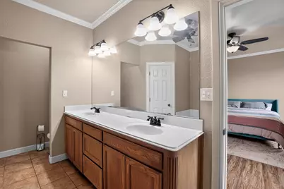 1301 Hyde Park Boulevard, Cleburne, TX 76033 - Photo 17