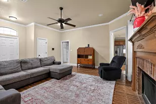 1301 Hyde Park Blvd, Cleburne, TX 76033 - Photo 13