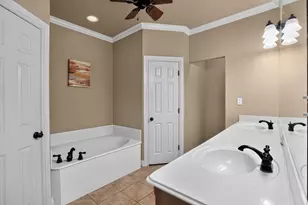 1301 Hyde Park Blvd, Cleburne, TX 76033 - Photo 27