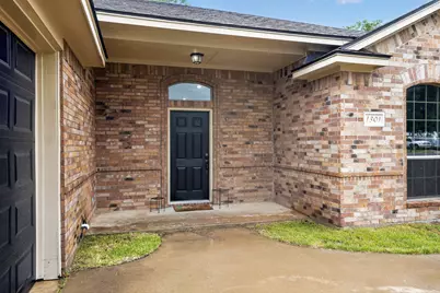 1301 Hyde Park Boulevard, Cleburne, TX 76033 - Photo 3