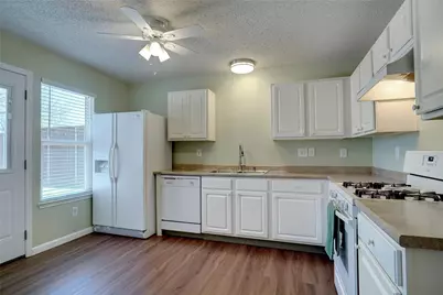 1703 Creekpoint Drive, Lewisville, TX 75067 - Photo 13