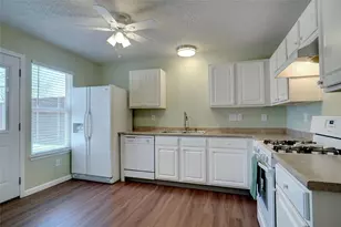 1703 Creekpoint Dr, Lewisville, TX 75067 - Photo 13