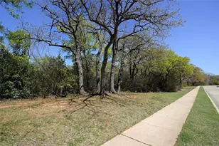 1703 Creekpoint Dr, Lewisville, TX 75067 - Photo 27