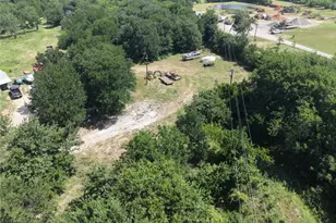3700 Co Rd 4040, Whitewright, TX 75491 - Photo 3
