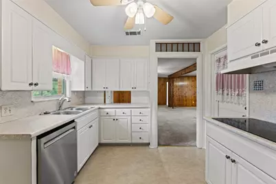5700 Westlawn Drive, Waco, TX 76710 - Photo 15