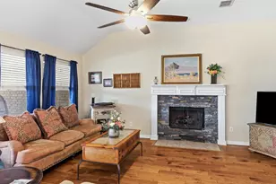 4601 Carlton Dr, Garland, TX 75043 - Photo 7